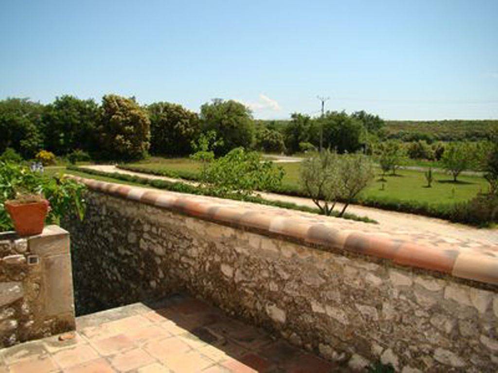 A vendre, campagne de Réauville, mazet en copropriété avec terrasse privée, piscine, terrain