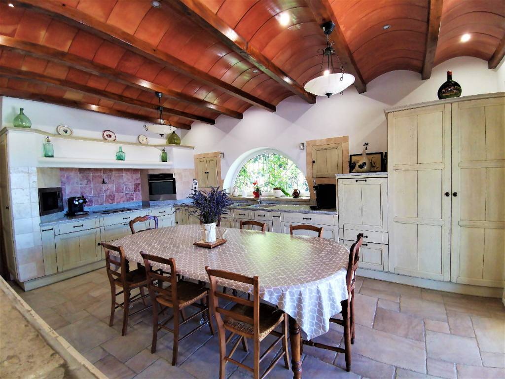 Secteur Grignan, en position dominante  bâtisse pleine de charme