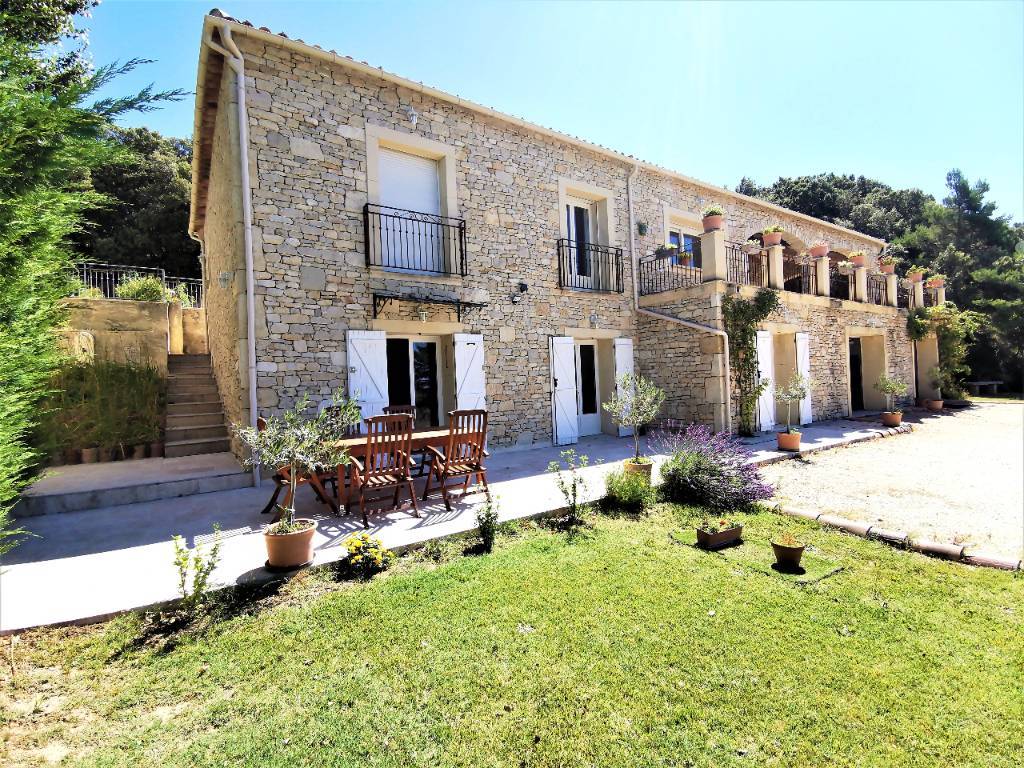 Secteur Grignan, en position dominante  bâtisse pleine de charme