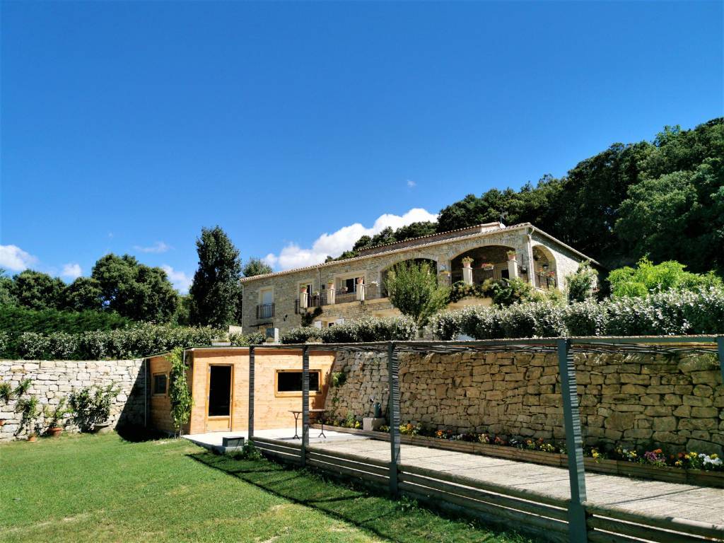 Secteur Grignan, en position dominante  bâtisse pleine de charme