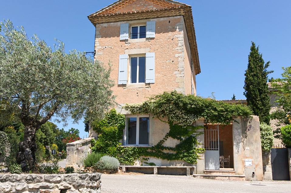 Maison de village à vendre avec cour en drome sud 