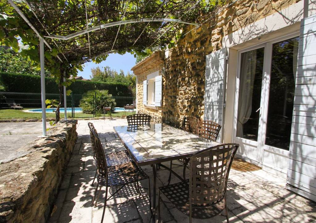  Mazet au coeur de Suze la Rousse, piscine, COMPROMIS SIGNE PAR NOS SOINS