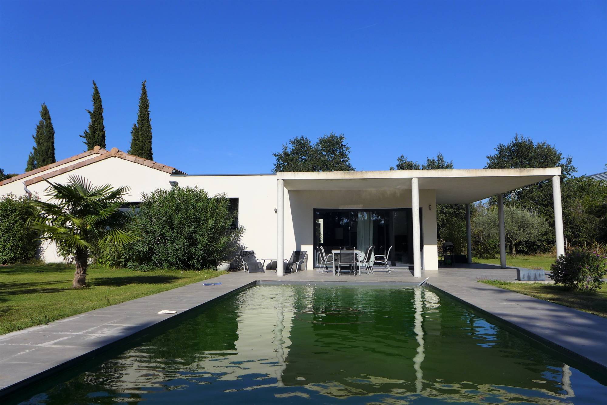 SOUS OFFRE  Montélimar centre urbain, Superbe villa d'architecte, 4 ch, piscine et garage 
