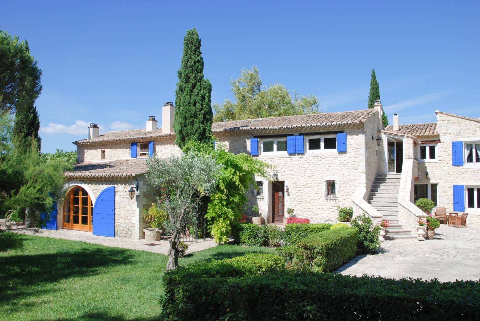 Venez découvrir nos appartements à la vente dans petite copropriété pleine de charme   