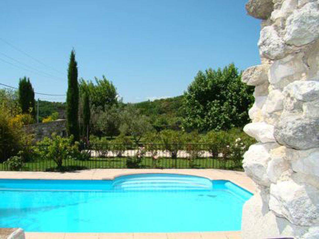 A vendre, campagne de Réauville, mazet en copropriété avec terrasse privée, piscine, terrain