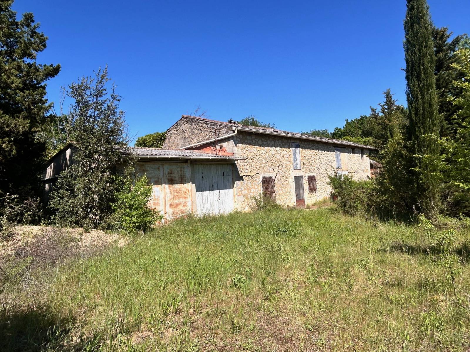 À la vente – Propriété rurale avec 8 hectares à Saint-Paul-Trois-Châteaux  