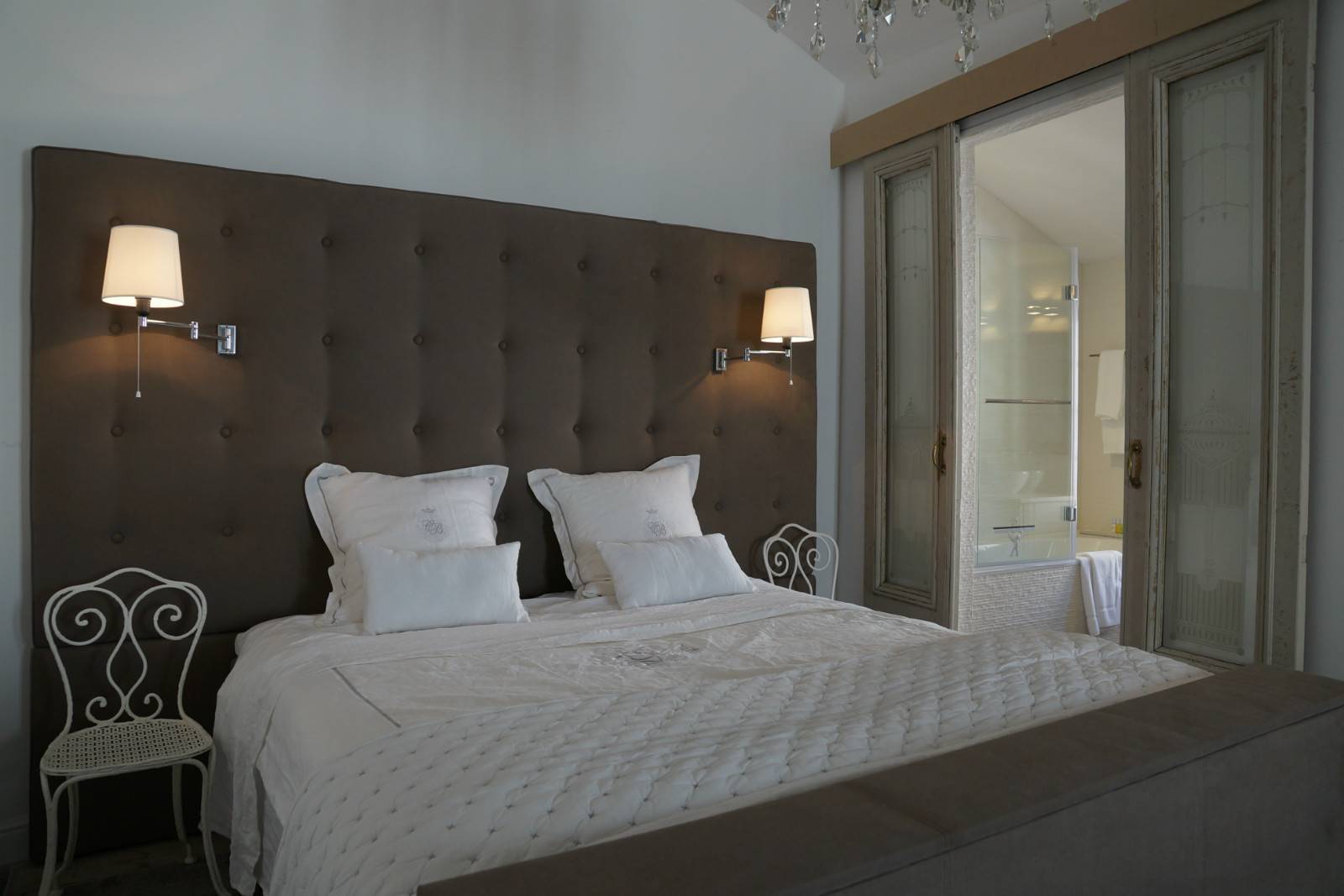 SOUS OFFRE  une maison de maître au cœur d'un village de la Provence