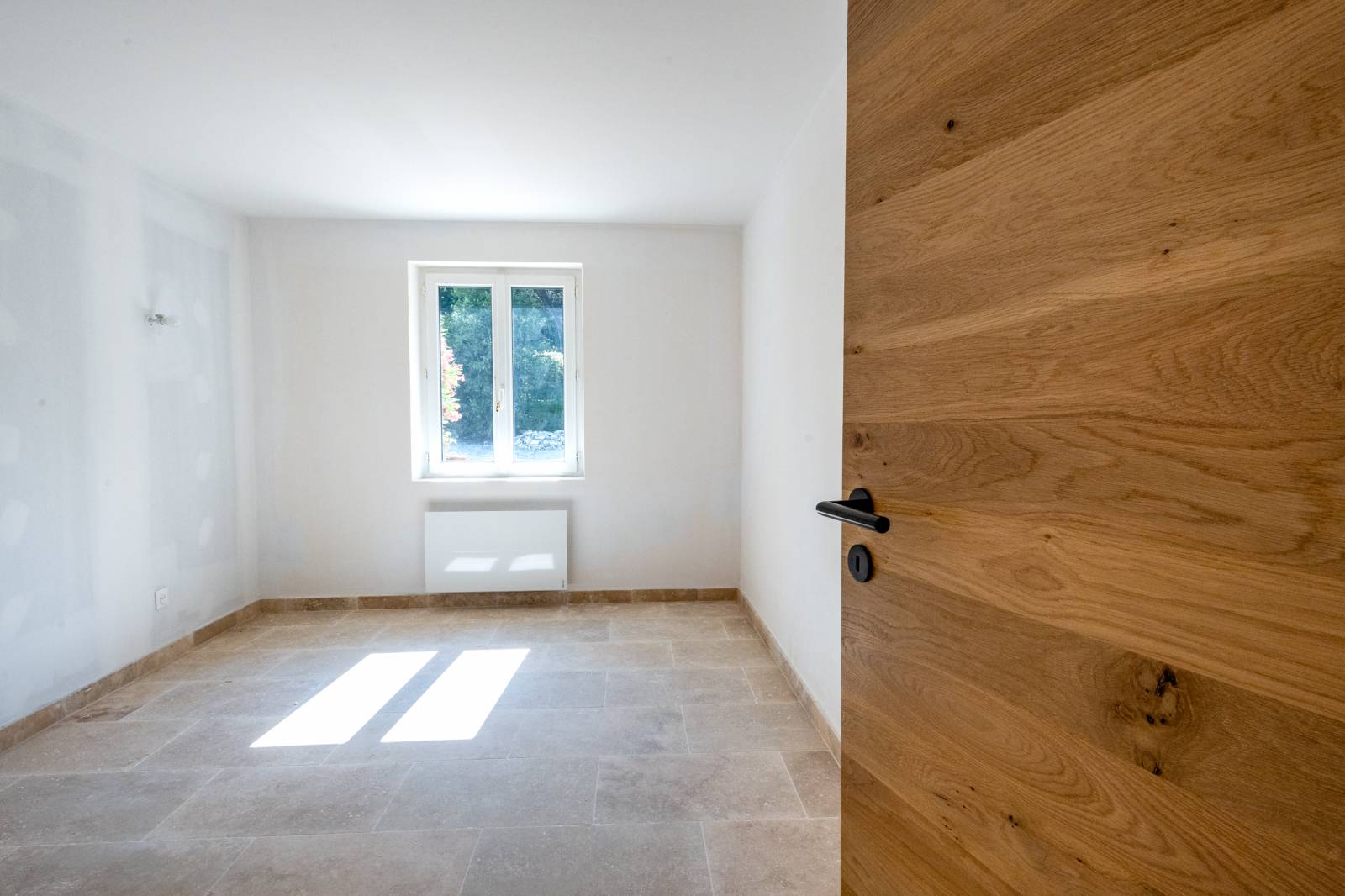 A vendre bel appartement de plain pied dans petite copropriété sécurisée   