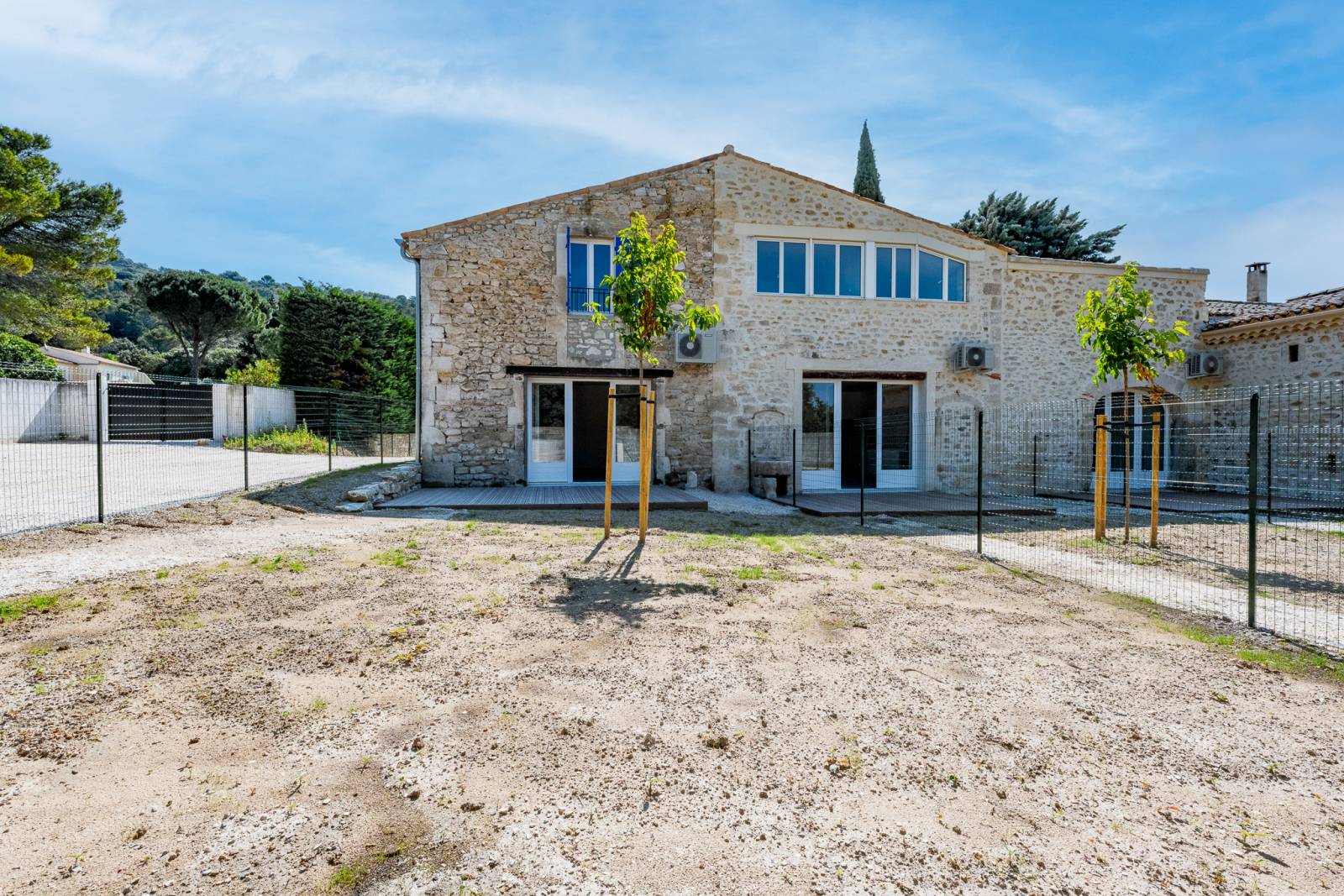 A  vendre duplex dans copropriété de standing Entre Bollène et Saint Paul Trois Châteaux  