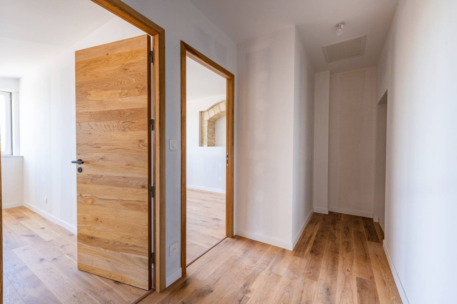 A vendre très bel appartement entièrement rénové avec charme et matériaux de qualité   