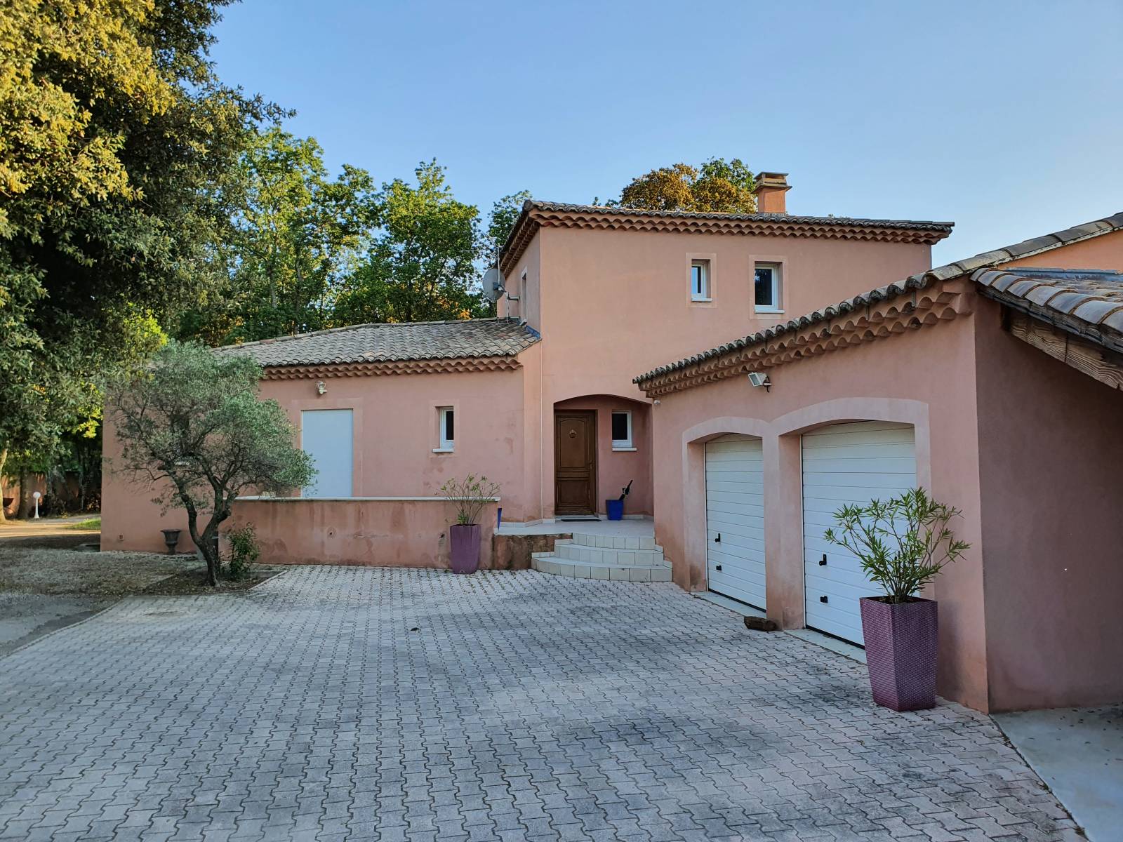 Villa Provençale avec piscine dans le secteur de St Cécile les Vignes, SOUS OFFRE  