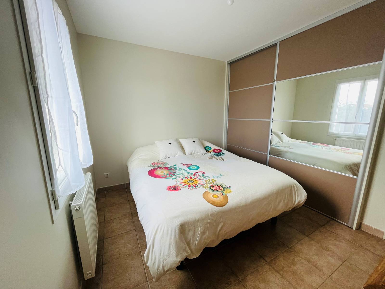 Charmante maison Proche St Paul trois Châteaux  avec jardin et garage.