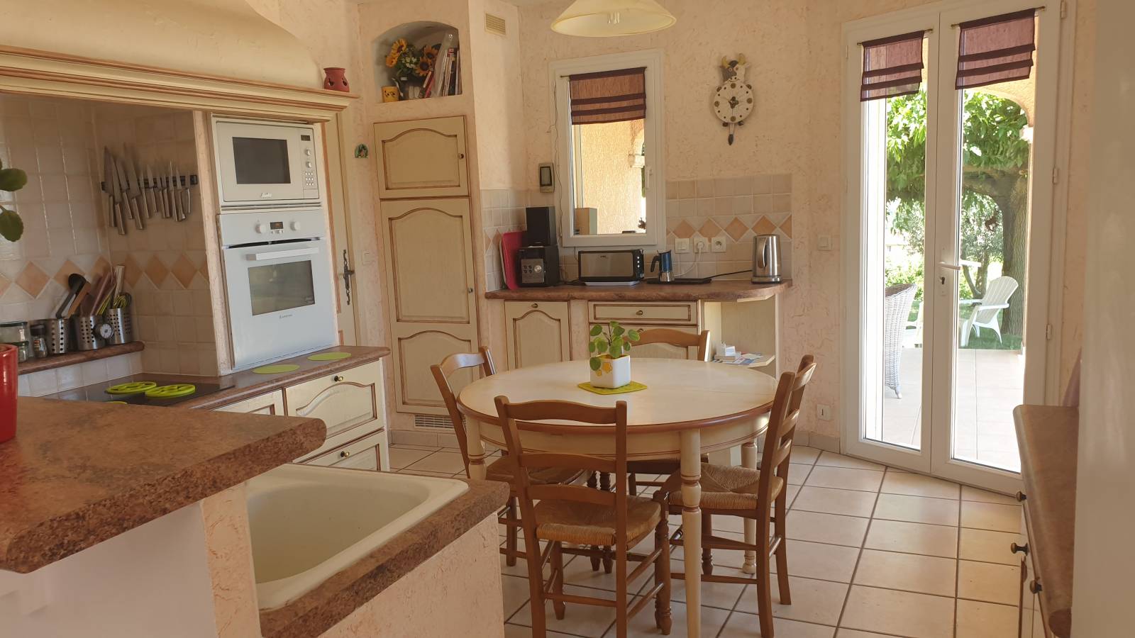 réf 4244- Villa de plain pied avec piscine BOURG SAINT ANDEOL  