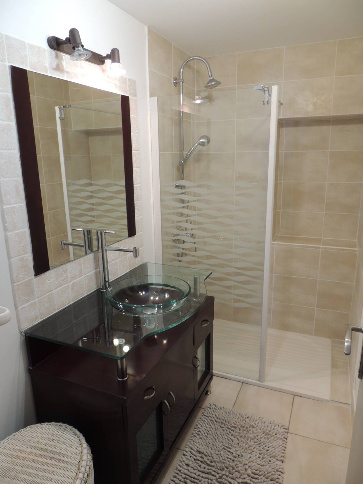 A vendre dans copropriété pleine de charme Enclave des Papes  