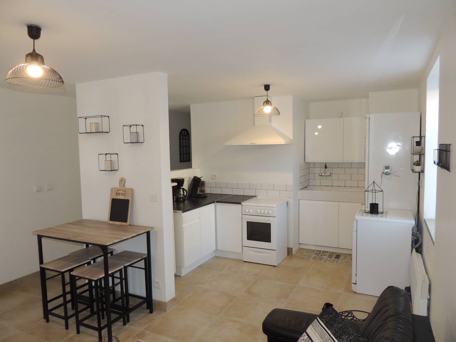 A vendre dans copropriété pleine de charme Enclave des Papes  