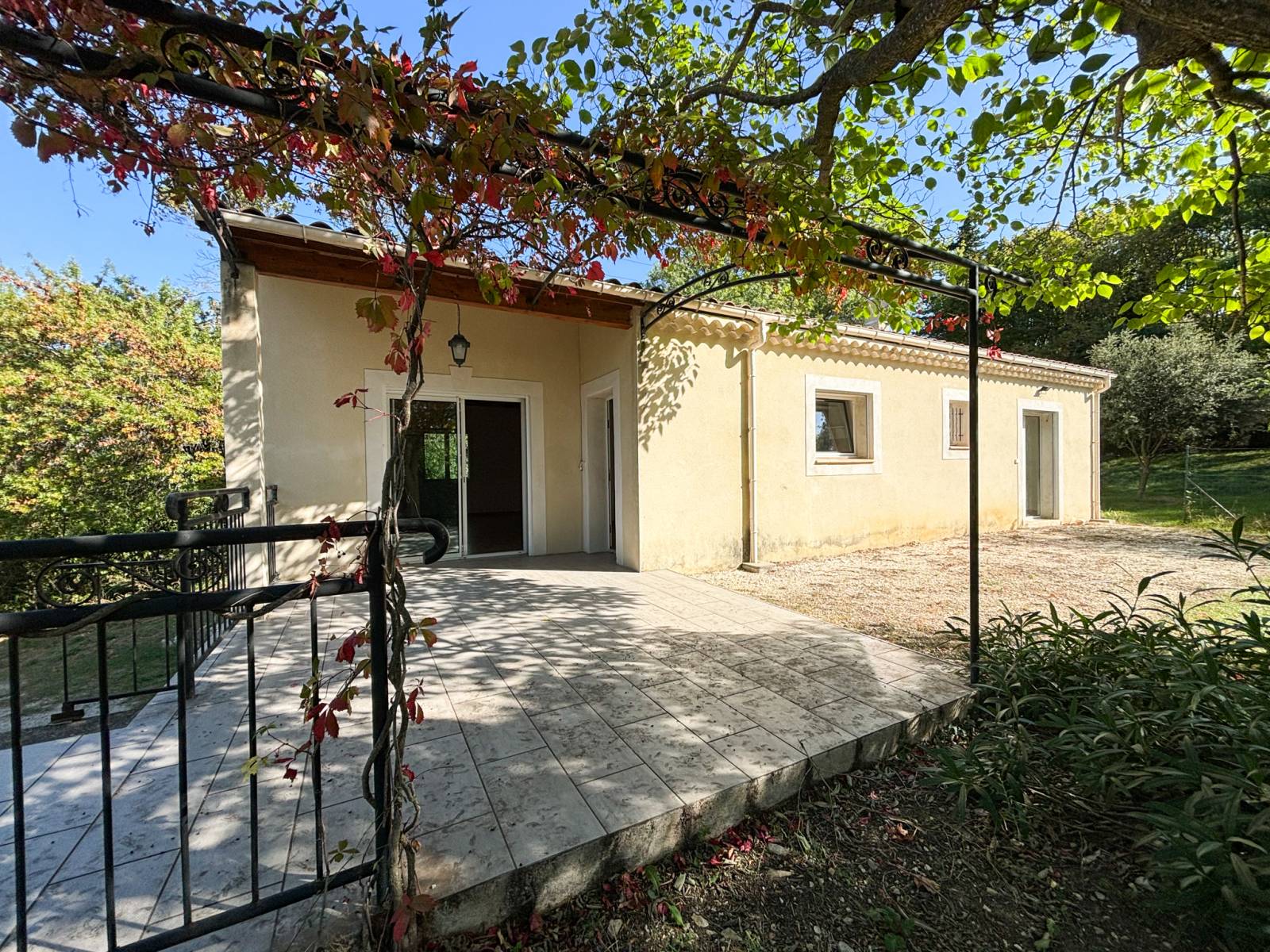 SOUS OFFRE -  villa de plain pied secteur Taulignan,  vaste sous sol