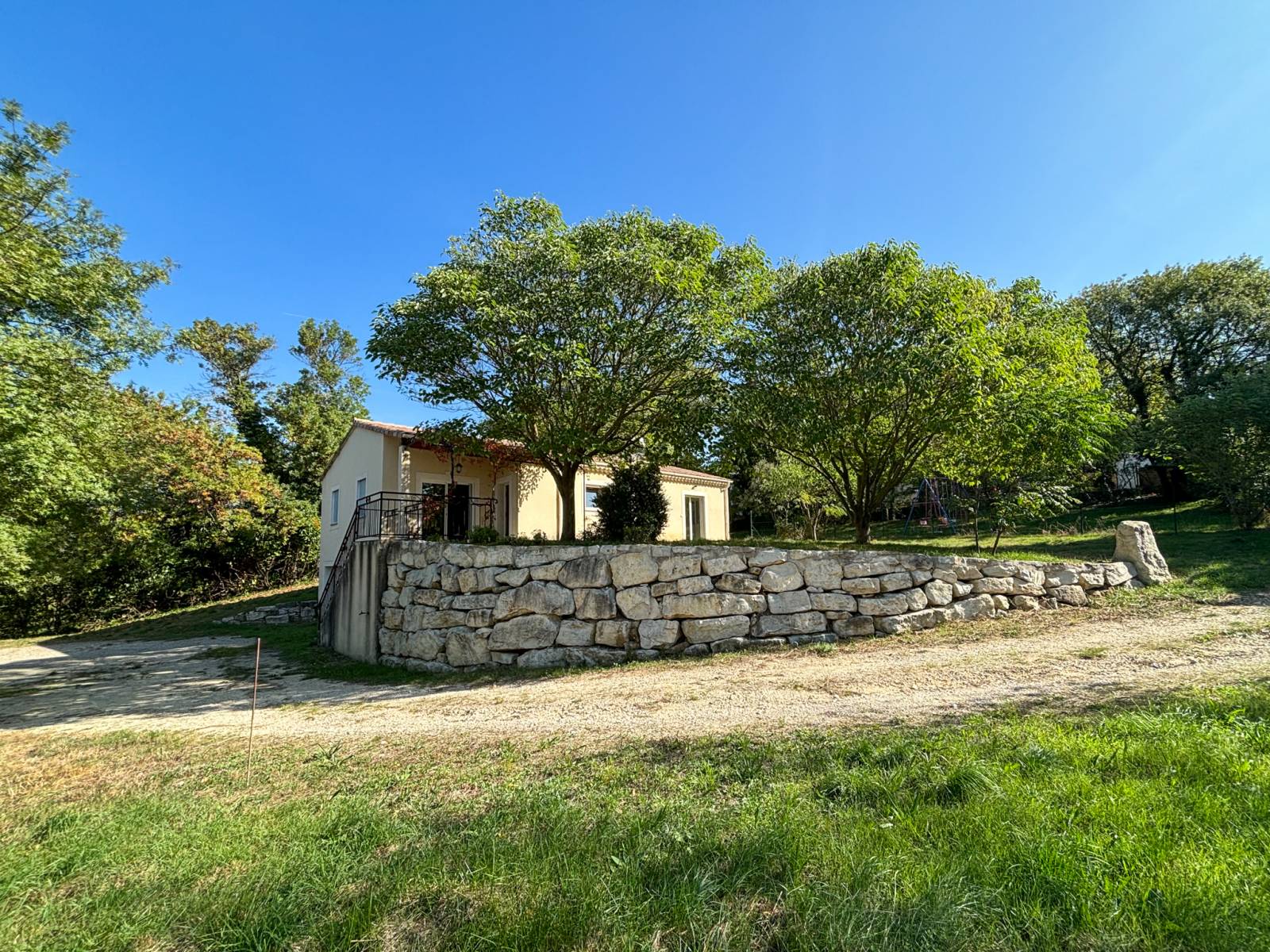 SOUS OFFRE -  villa de plain pied secteur Taulignan,  vaste sous sol