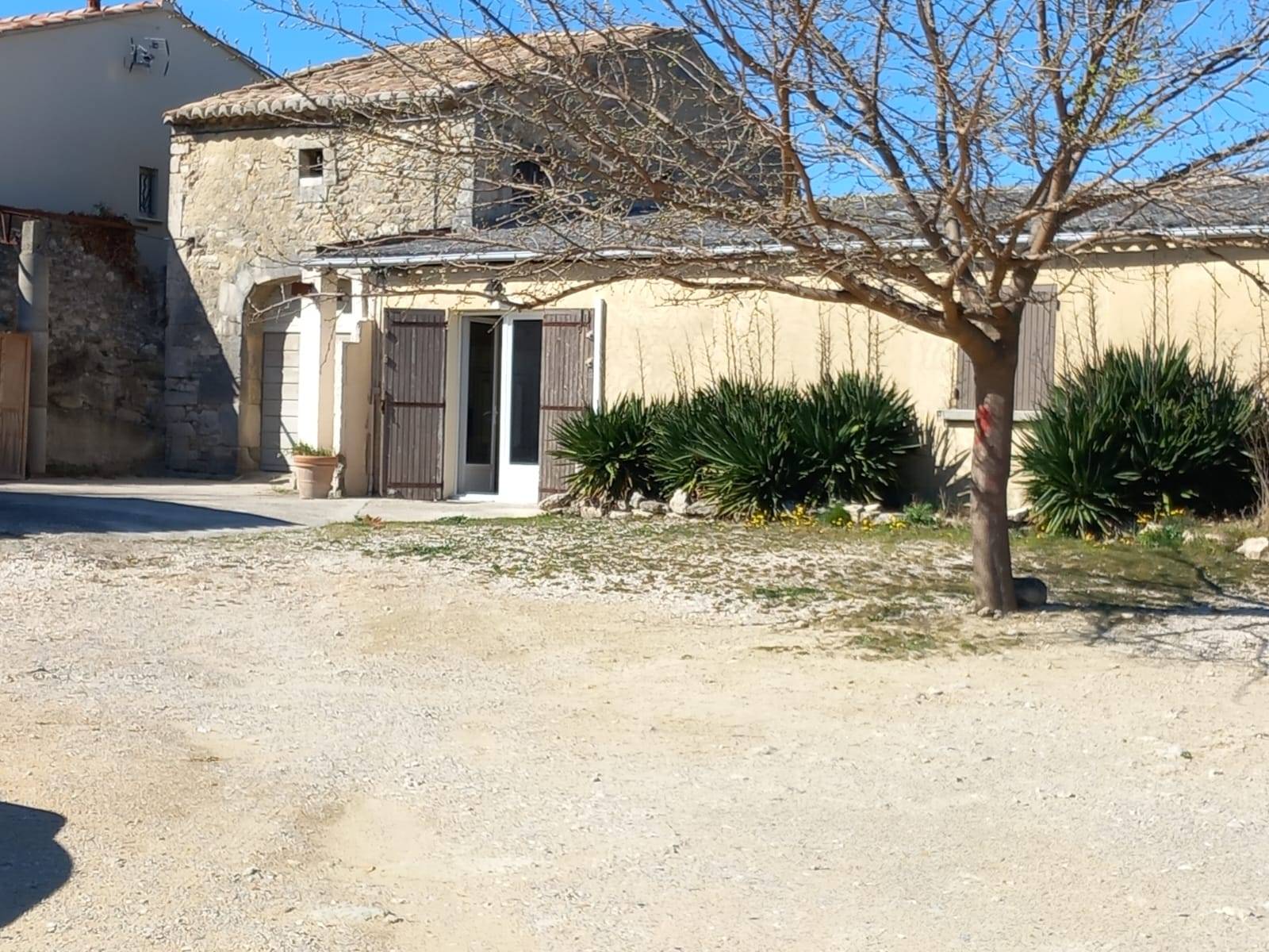 A vendre centre Saint Restitut - projet d'ensemble   