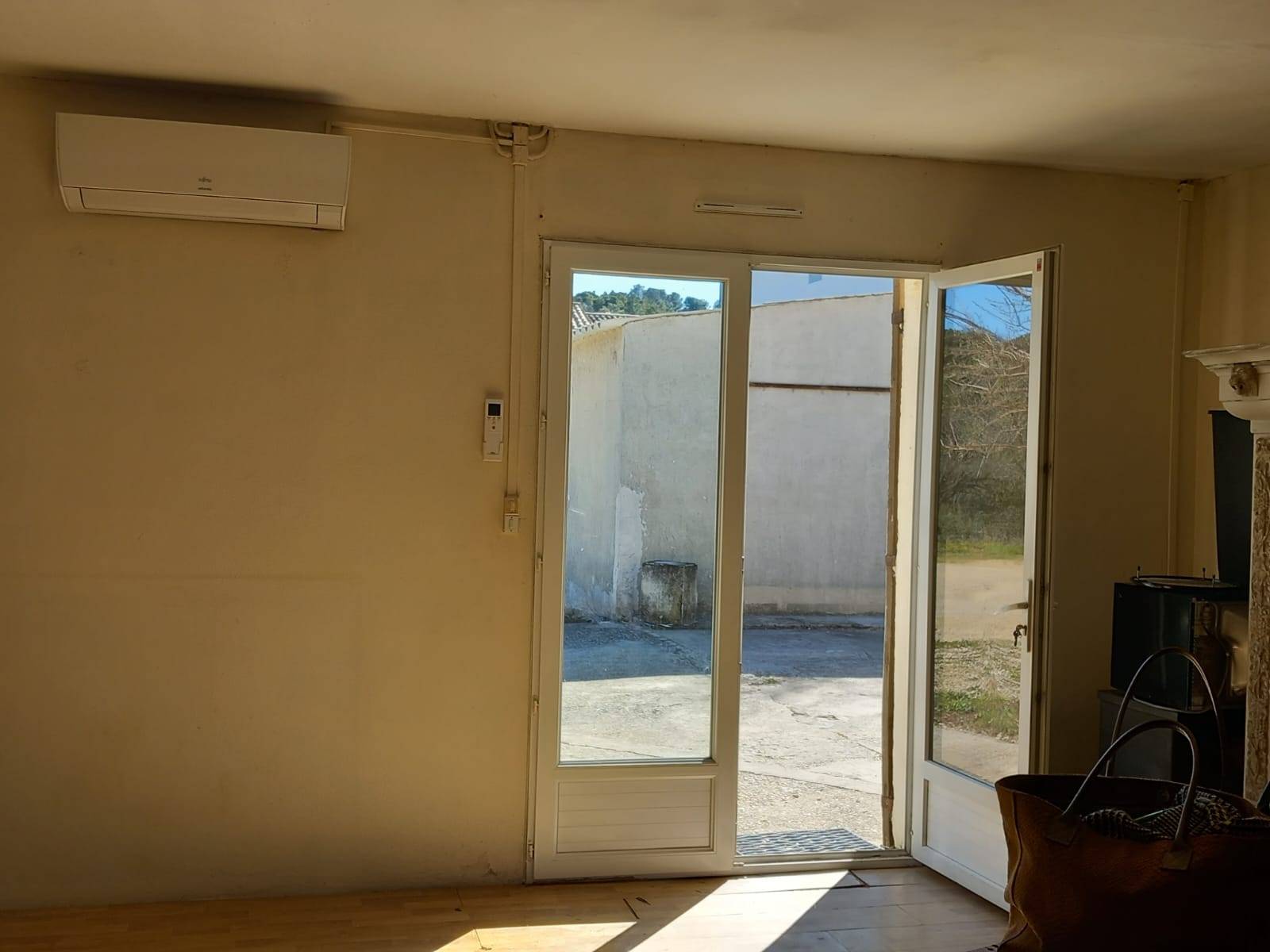 A vendre centre Saint Restitut - projet d'ensemble   