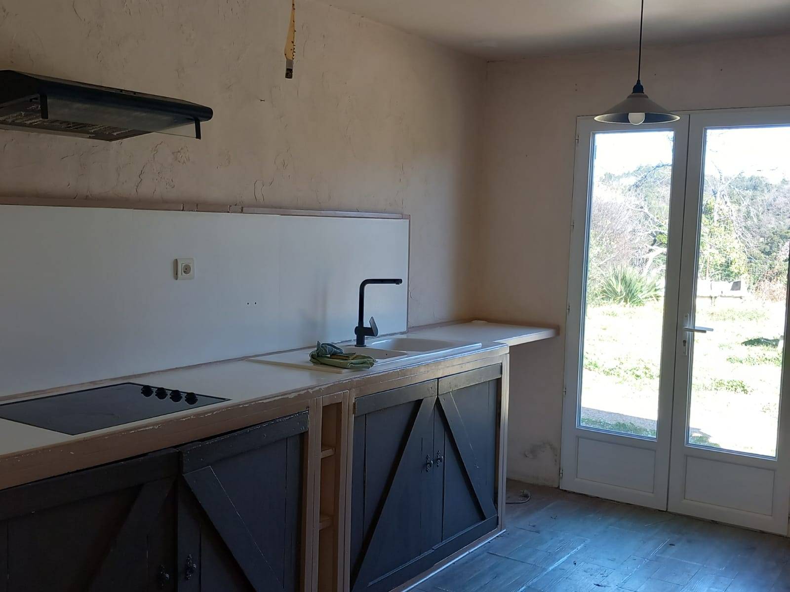 A vendre centre Saint Restitut - projet d'ensemble   