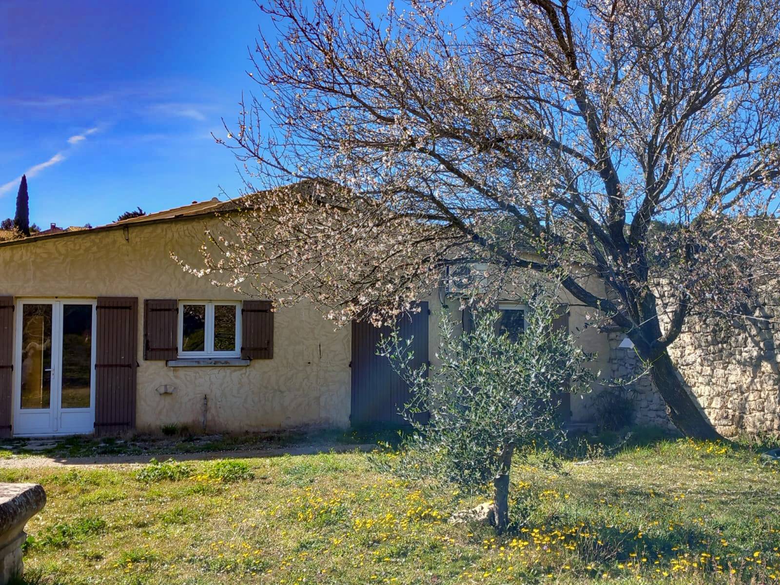 A vendre centre Saint Restitut - projet d'ensemble   