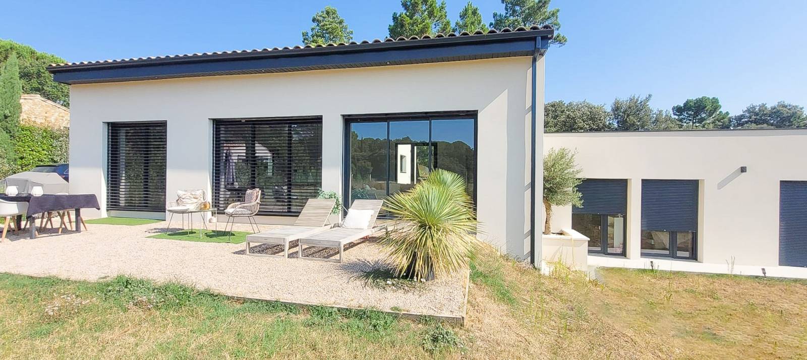 Maison contemporaine de standing secteur recherché, Suze La Rousse au calme, 