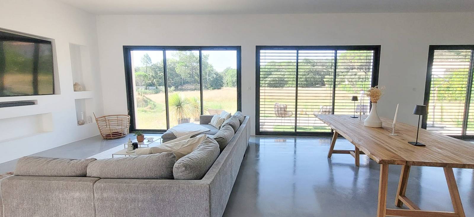 Maison contemporaine de standing secteur recherché, Suze La Rousse au calme, 