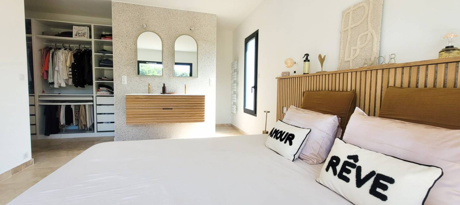 Maison contemporaine de standing secteur recherché, Suze La Rousse au calme, 