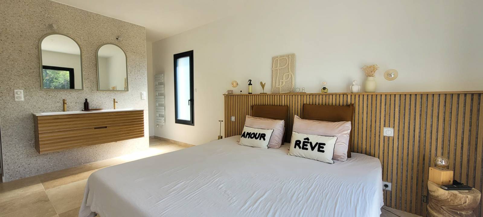 Maison contemporaine de standing secteur recherché, Suze La Rousse au calme, 