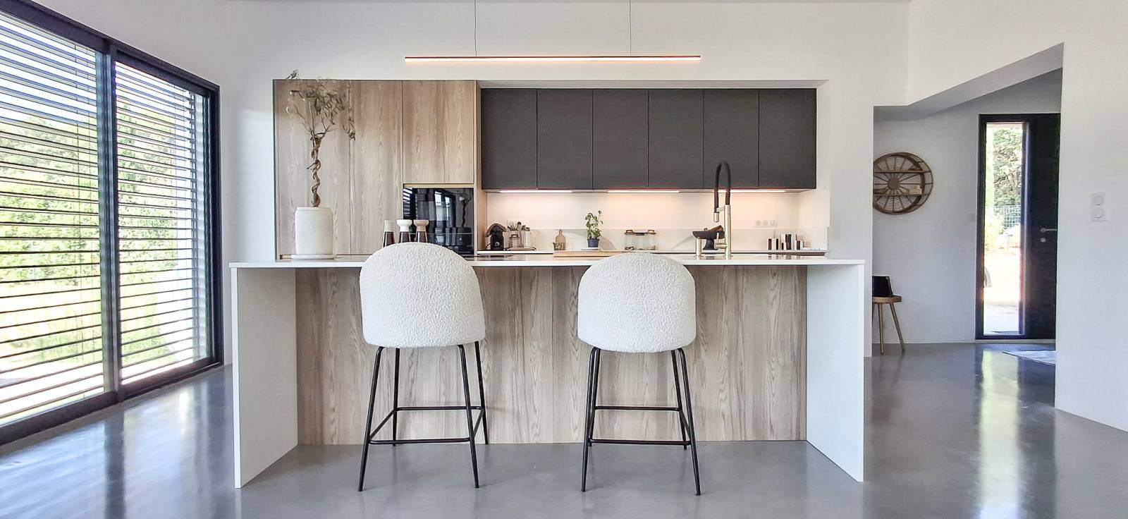 Maison contemporaine de standing secteur recherché, Suze La Rousse au calme, 