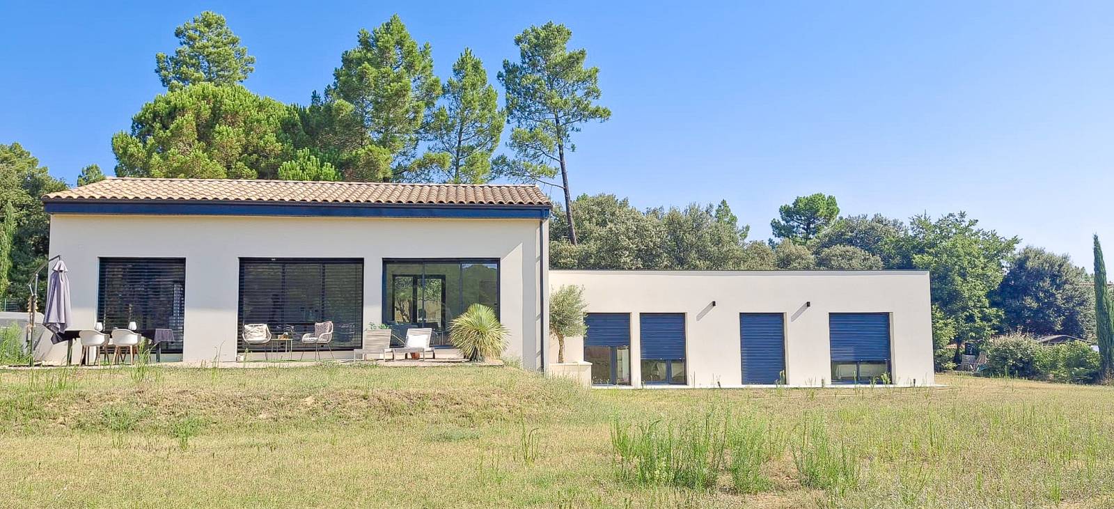 Maison contemporaine de standing secteur recherché, Suze La Rousse au calme, 
