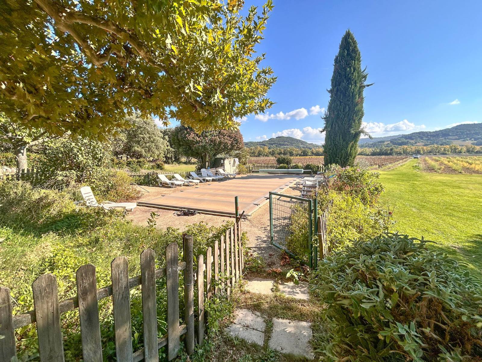 A vendre Ferme rénovée sur 7ha de terrain secteur Nyons  