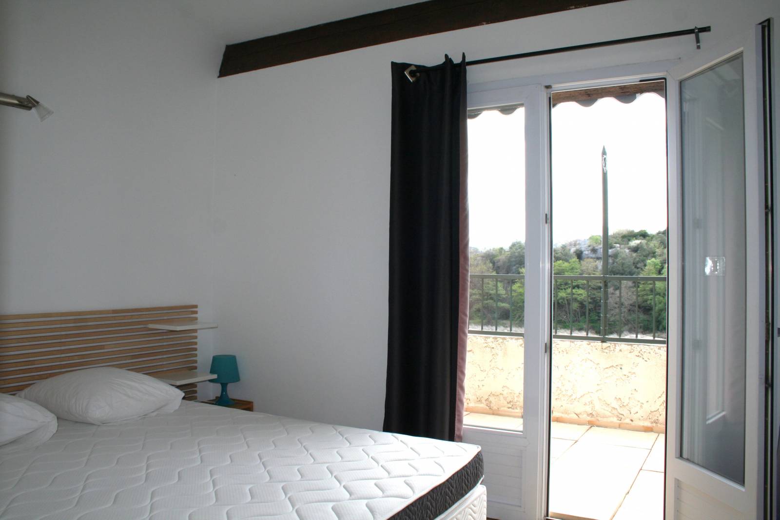 Grande maison de village avec 3 gites Bord de rivière Ardèche  