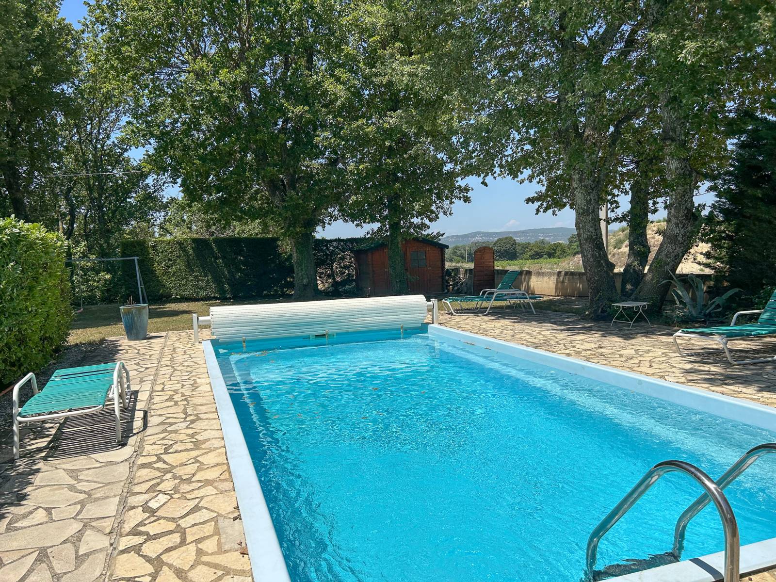 A vendre pied à terre idéal dans résidence à Suze la Rousse   