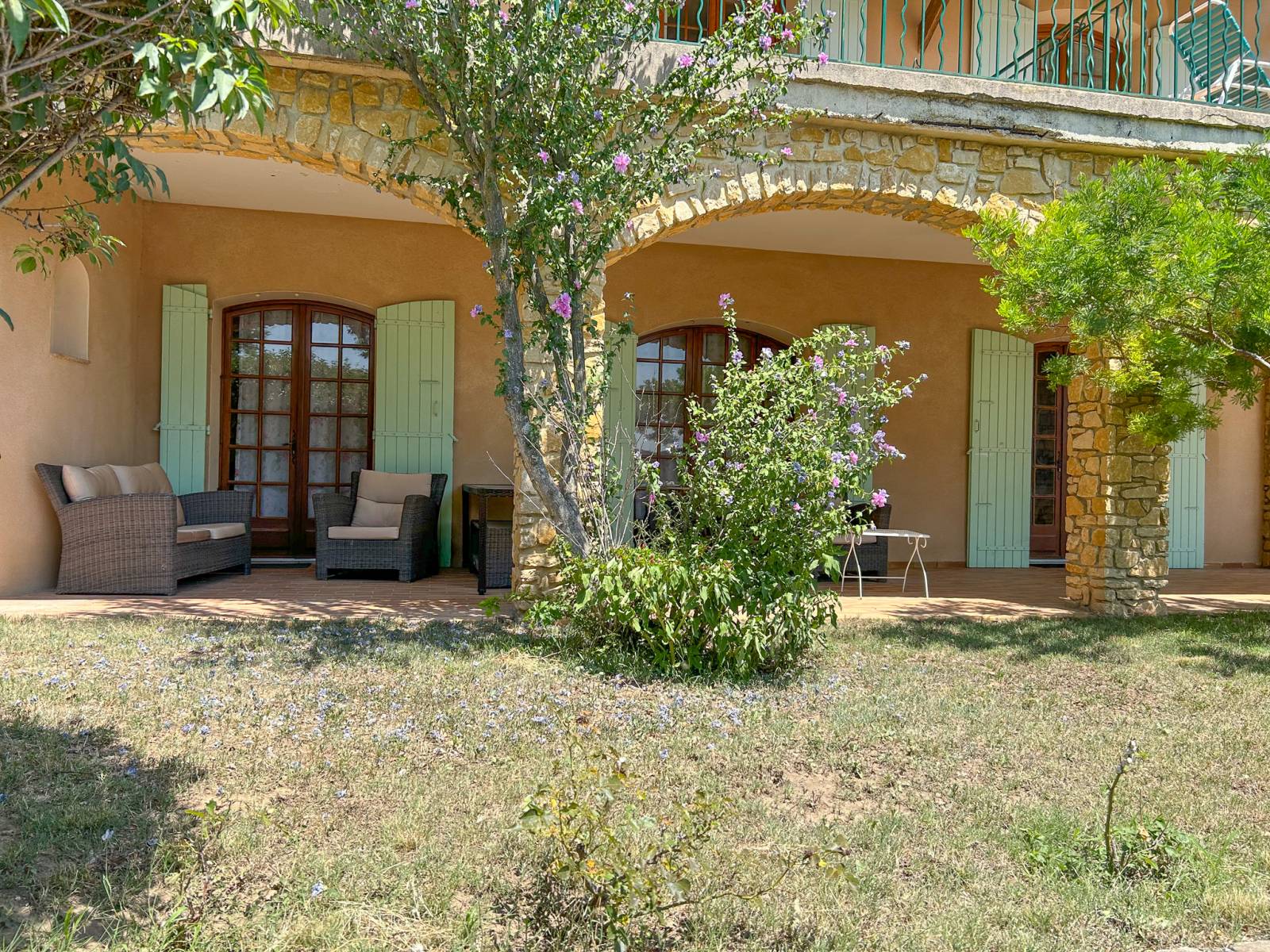 A vendre pied à terre idéal dans résidence à Suze la Rousse   