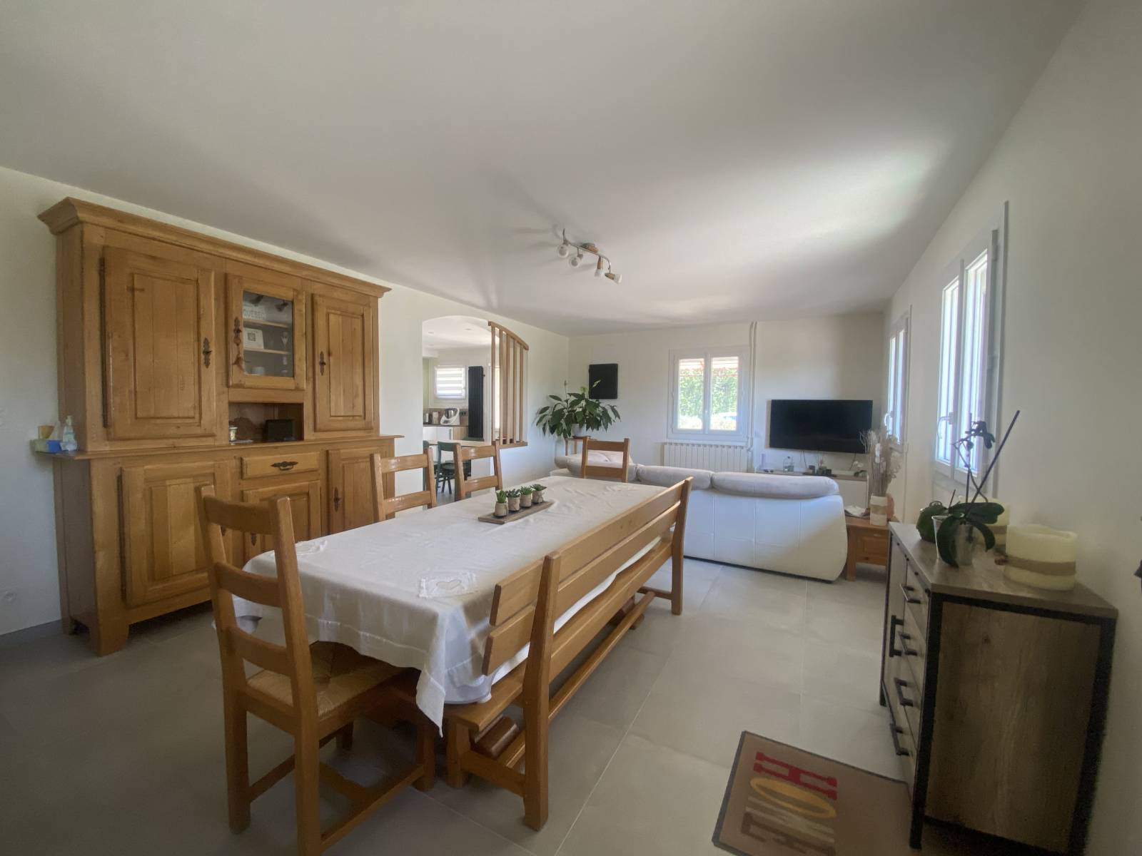 Maison de caractère à Rochegude en Drôme Provençale Vignes, Oliviers, chênes truffiers...