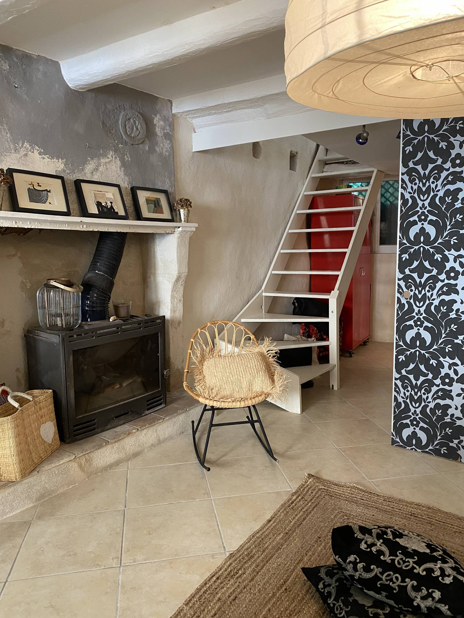 A vendre, Maison de village restaurée et meublée à Taulignan  terrasse tropézienne, 2 chambres