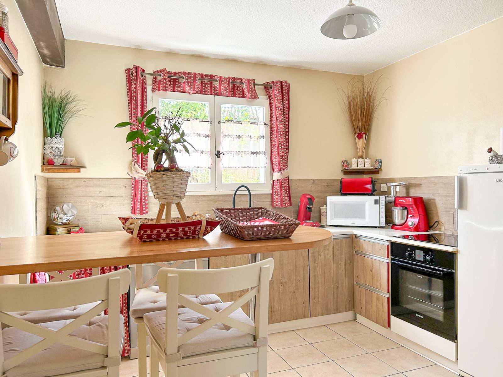 EXCLUSIVITE  vendue par l'agence Christine Miranda Immobilier Saint-Paul-Trois-Châteaux 5mn à pied du village 