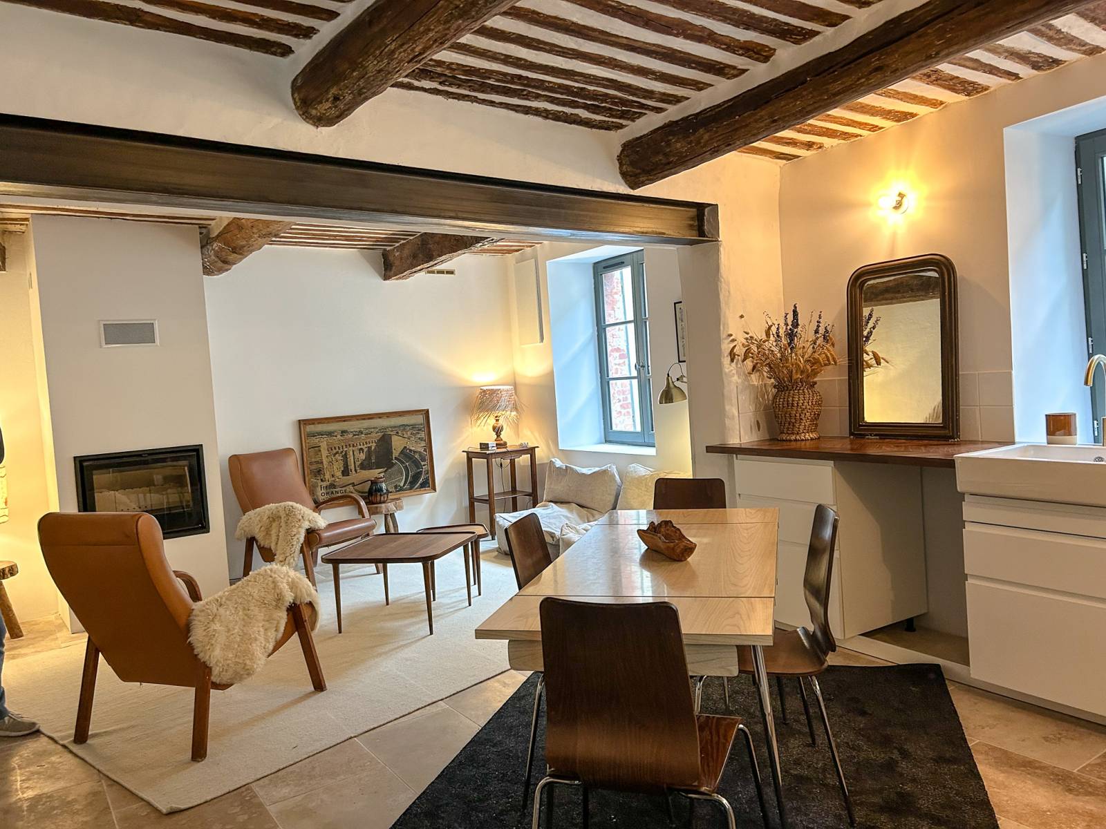 A vendre maison de village avec terrasse- dans secteur recherché Vaison La Romaine  