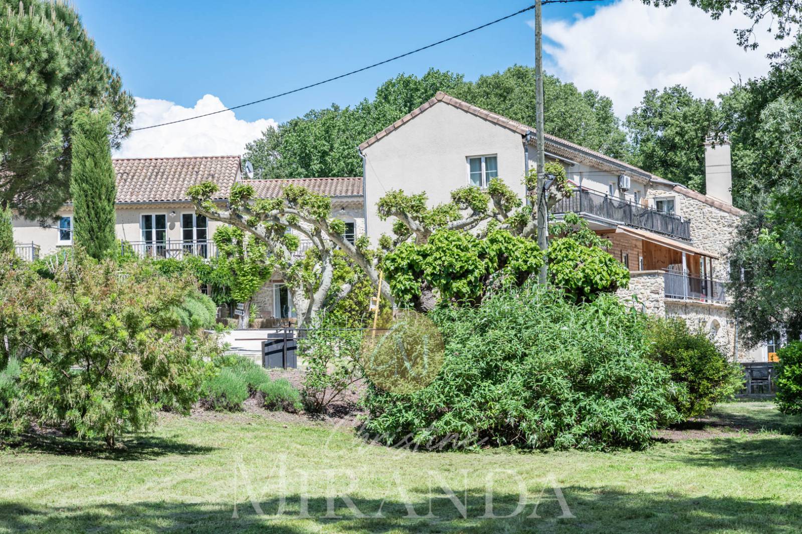 A vendre dans copropriété , appartement en rdc avec terrasse privative Secteur Montélimar  