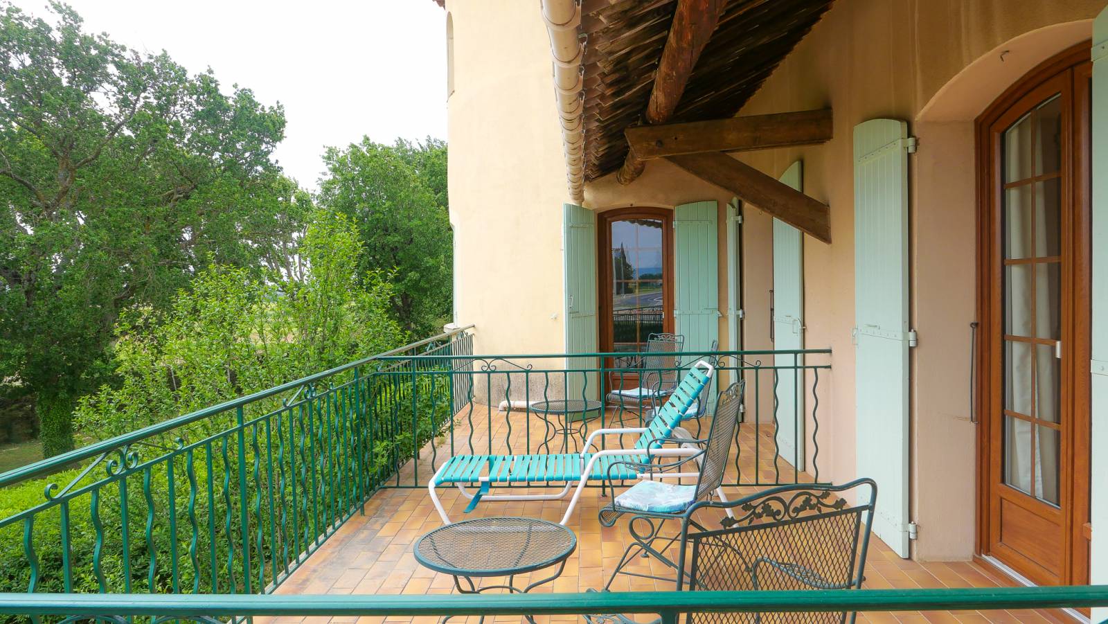 Appartement T3 avec terrasse  au 1er étage   