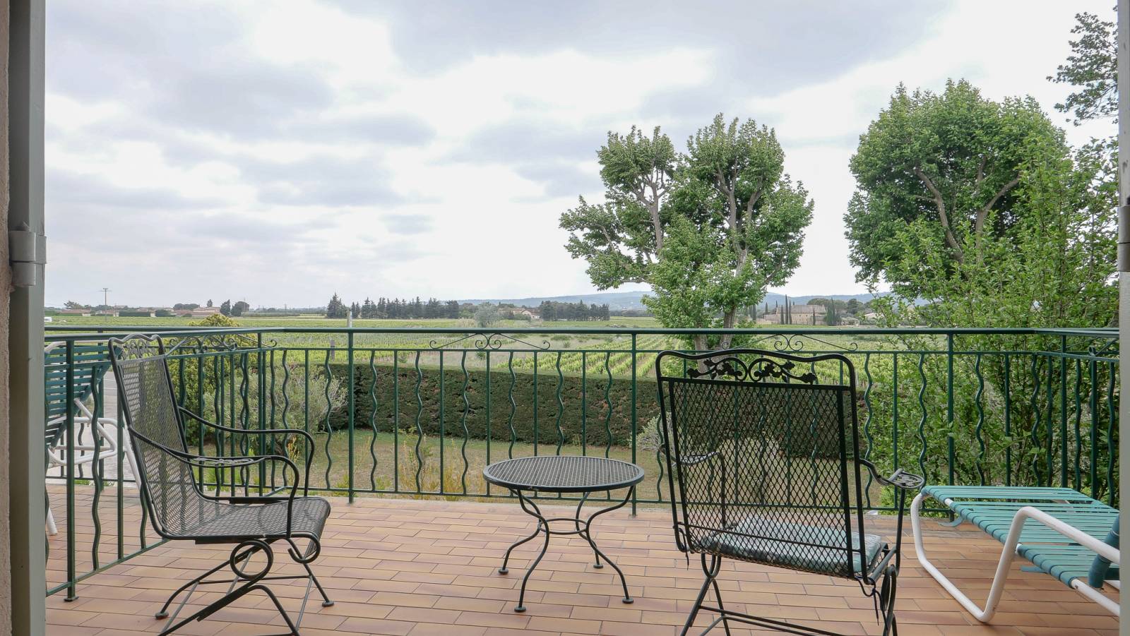 Appartement T3 avec terrasse  au 1er étage   