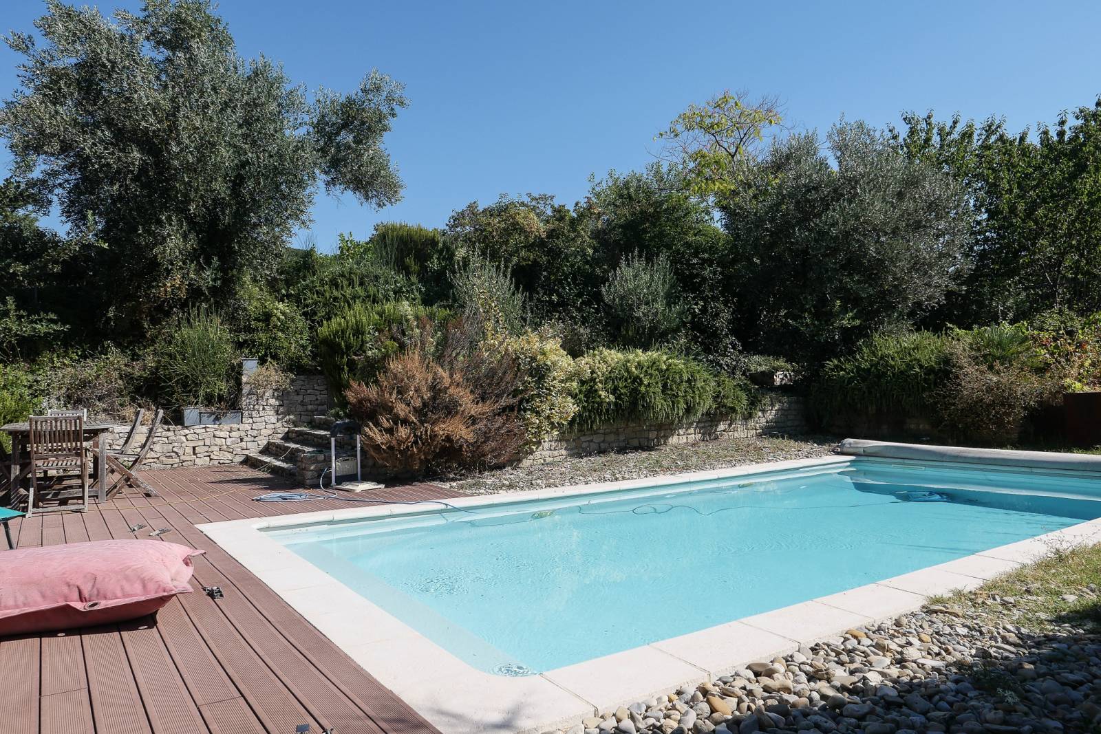 Réf 4223-  A vendre mas de village, secteur Cairanne  