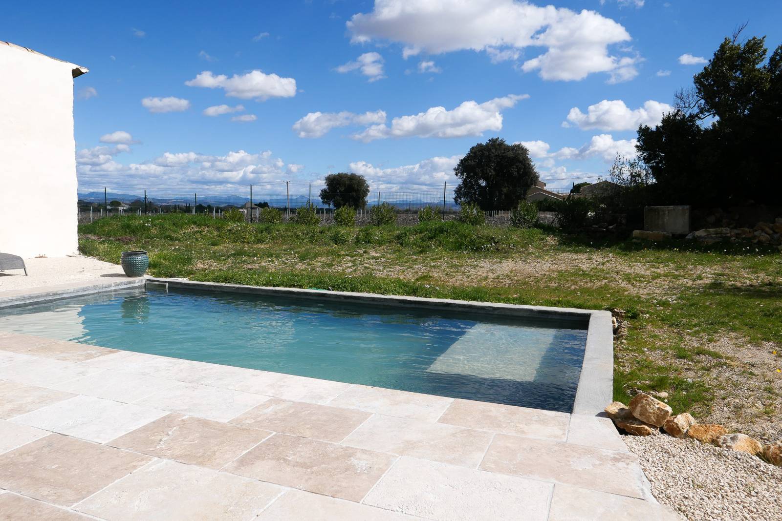 Réf- 4317-A vendre maison en pierre entièrement rénové Entre Bollène et Rochegude  