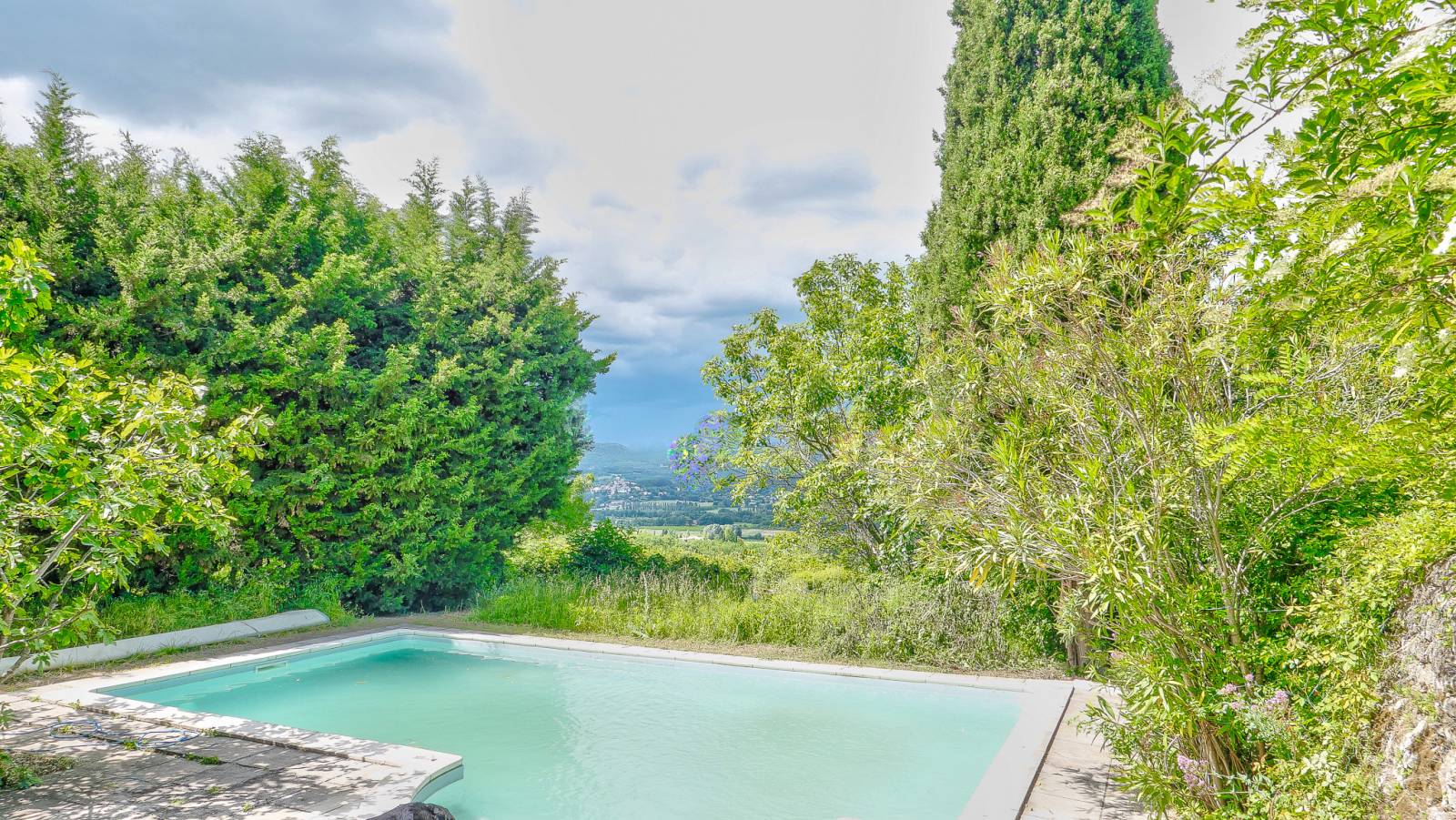 A vendre, Mas de village A quelques minutes de Grignan Piscine 