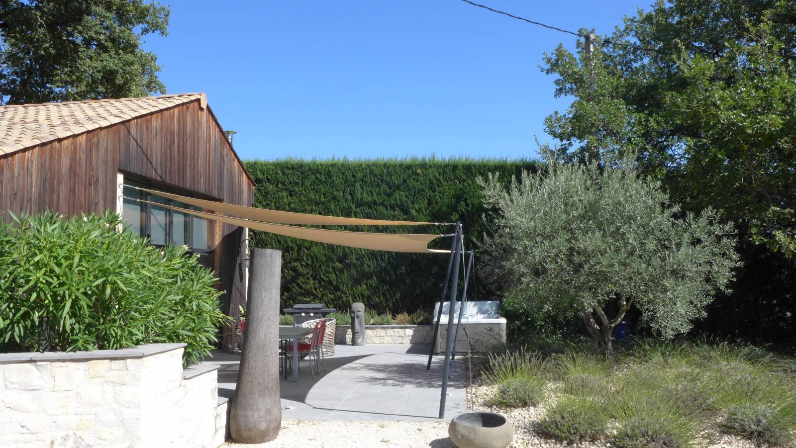 EXCLUSIVITÉ - A vendre ancienne grange aménagée,  campagne de la Bâtie Rolland 