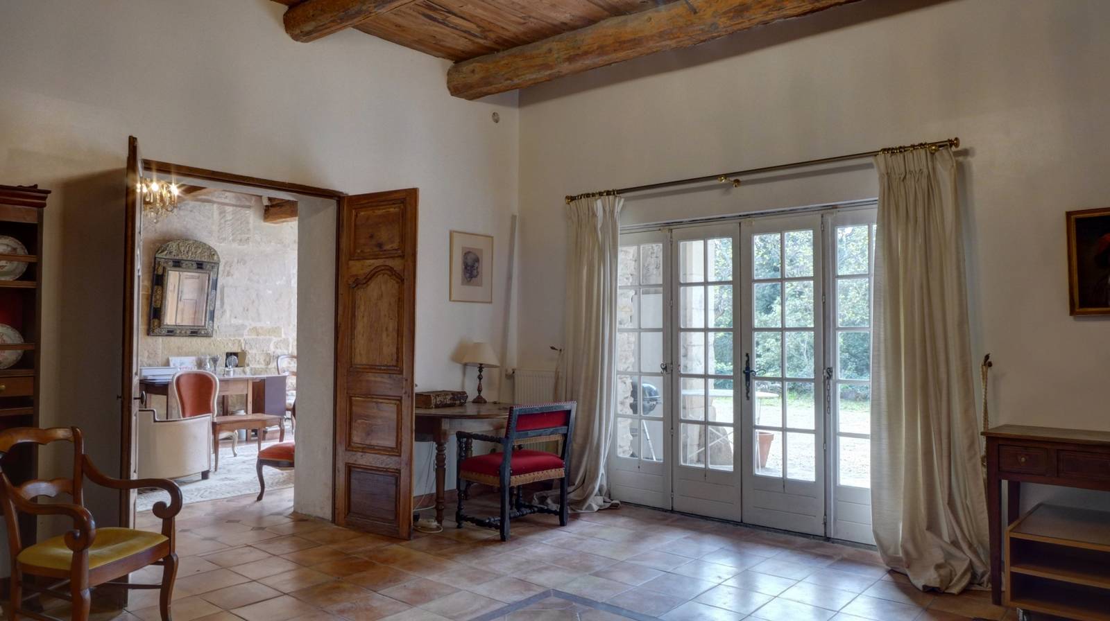 Propriété de Charme à Grignan en campagne ancienne magnannerie