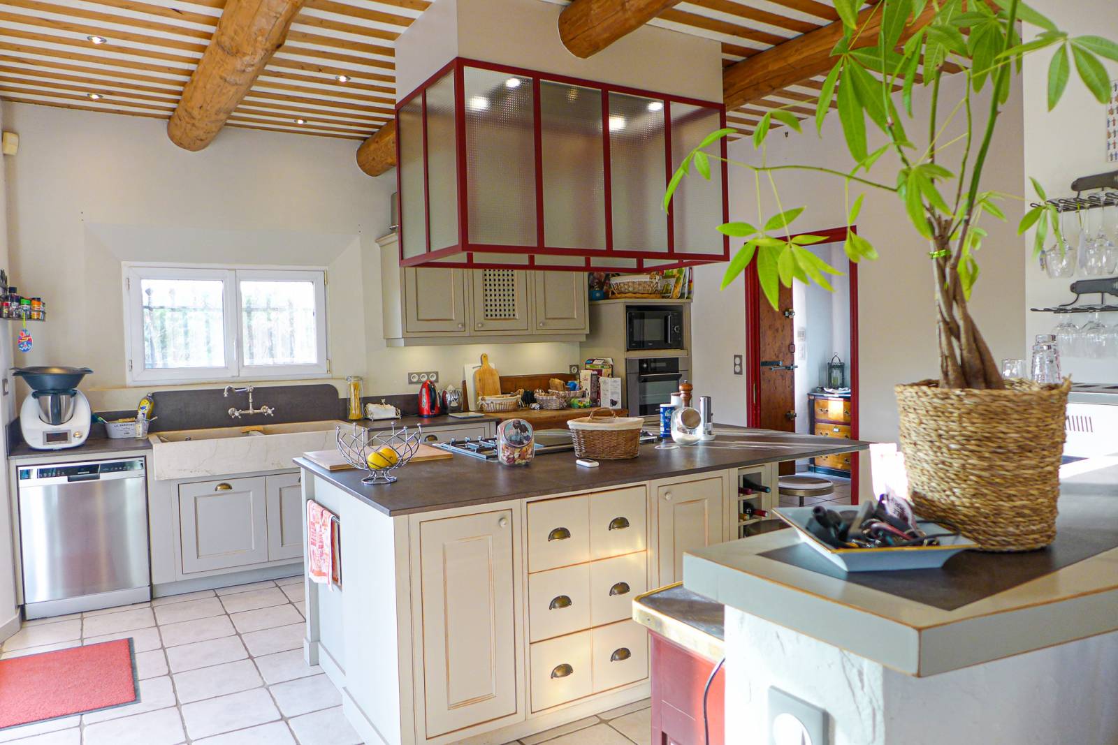 A vendre jolie Villa au pied du Luberon Cheval Blanc  