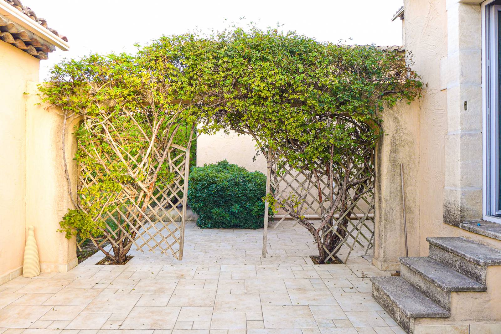 A vendre jolie Villa au pied du Luberon Cheval Blanc  