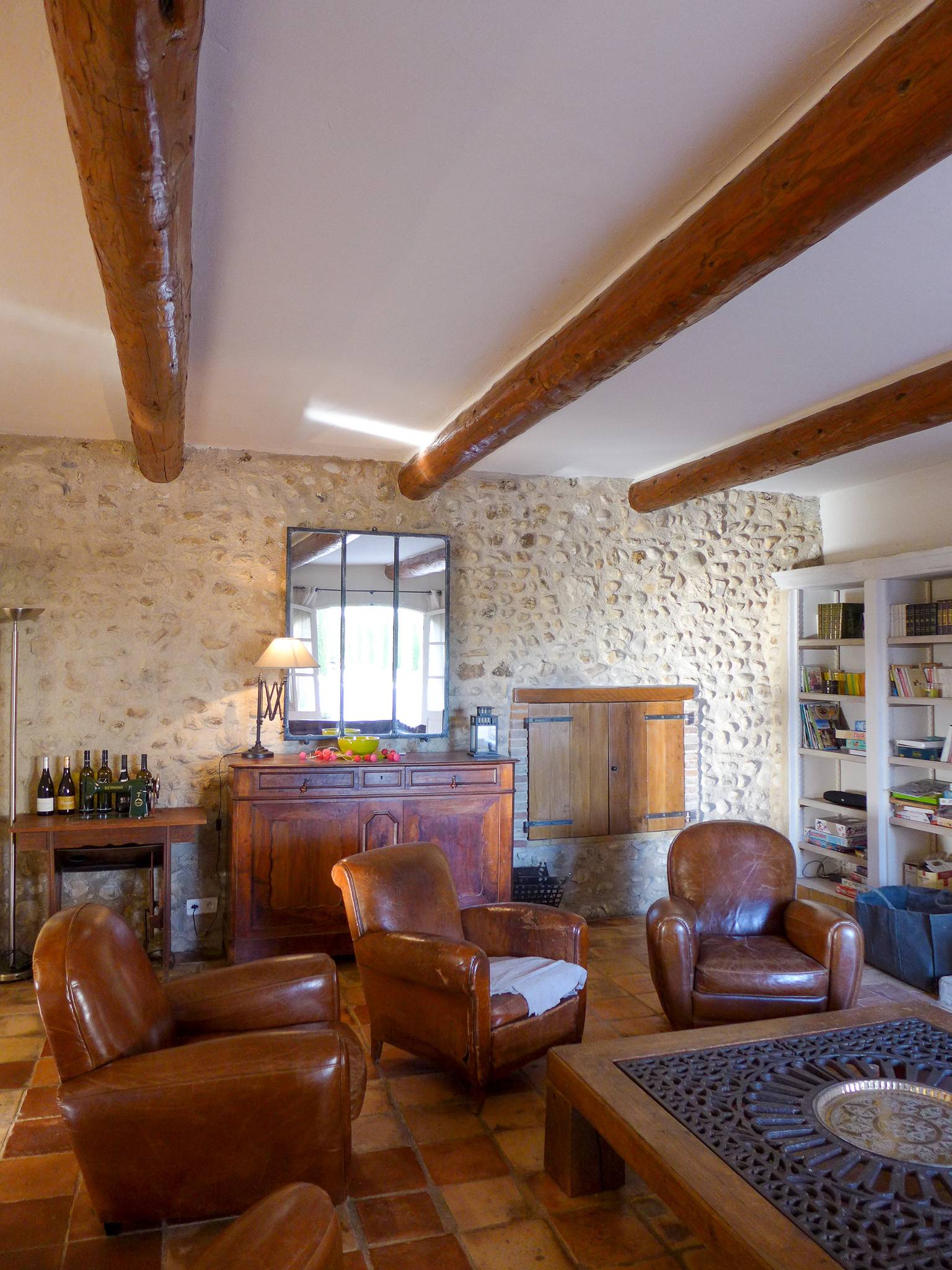 Partie de mas ancien restauré, 188 m2 copropriété en campagne Tulette  